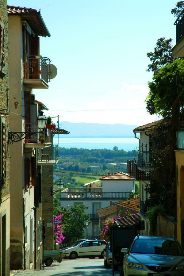 Appartamento viale Console Flaminio Tuoro sul Trasimeno Esterno foto